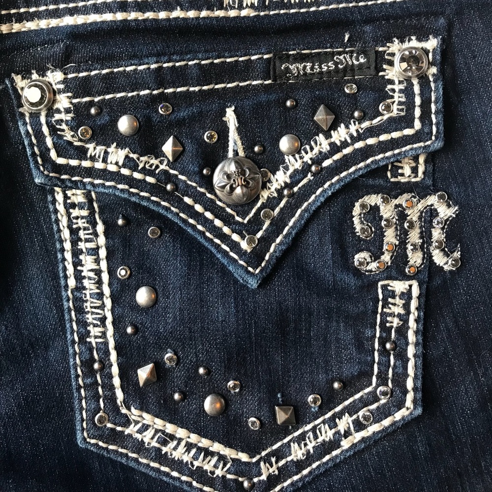 Size 27 Easy Boot Miss Me Jeans